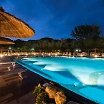 Le Esperidi Ecoresort פארק נופש 2*