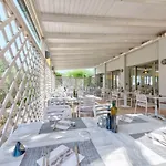Le Esperidi Ecoresort פארק נופש מרינה די ביבונה